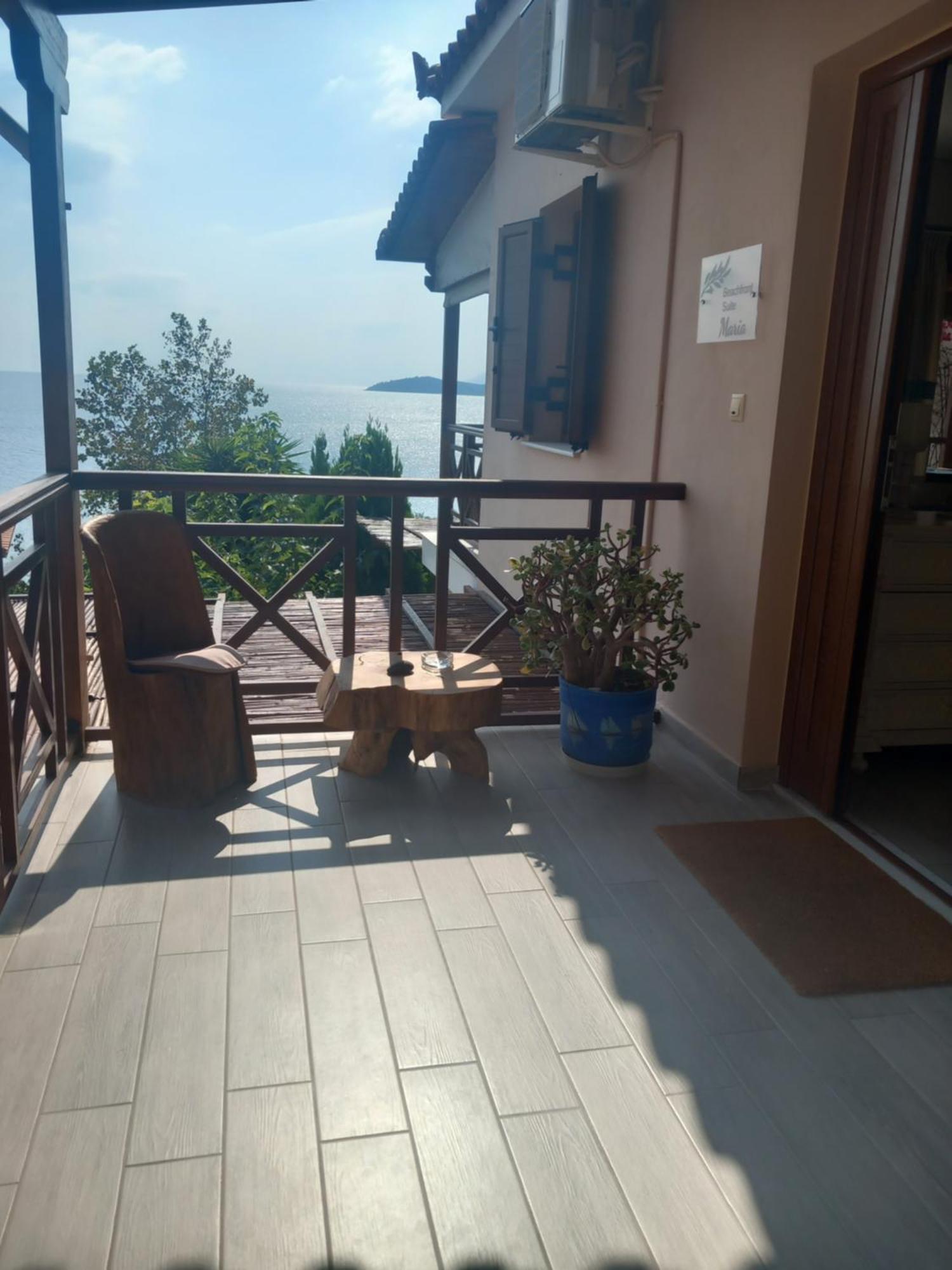 Paralio Astros Beachfront Suites Xiropigado Zimmer foto